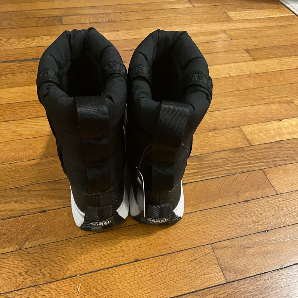 Sorel Winter Boots - Picture 7 of 7